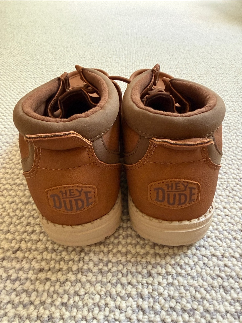 NWT - Hey Dude Kids Wally Classic tan
